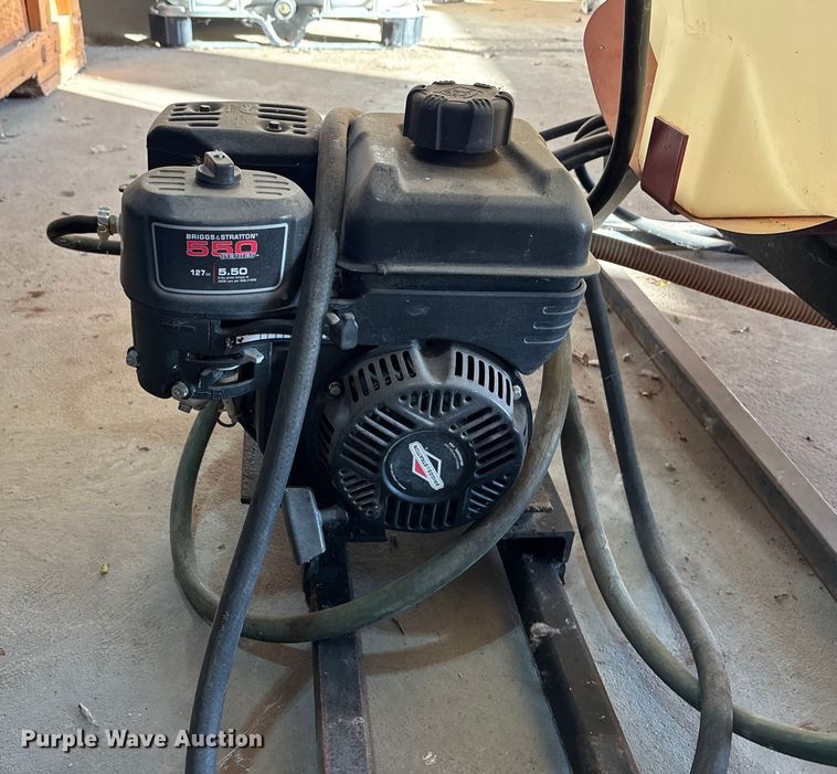 image for item EE4290 Sprayer Tank turf sprayer