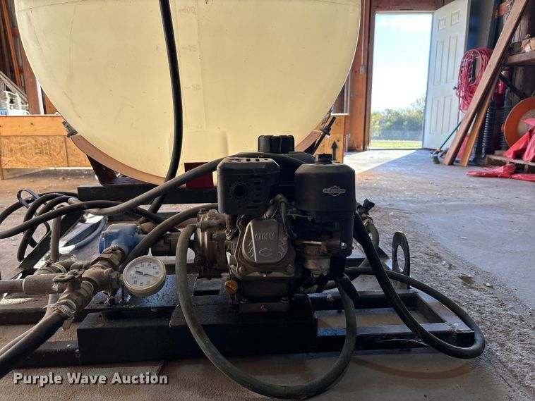 image for item EE4290 Sprayer Tank turf sprayer