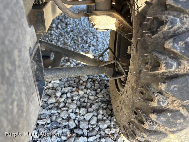 image for item EE4320 2007 Kawasaki Mule 3000 utility vehicle