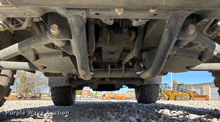 image for item EE4320 2007 Kawasaki Mule 3000 utility vehicle