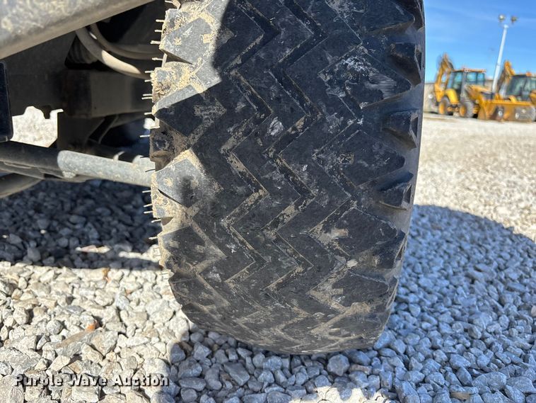 image for item EE4320 2007 Kawasaki Mule 3000 utility vehicle