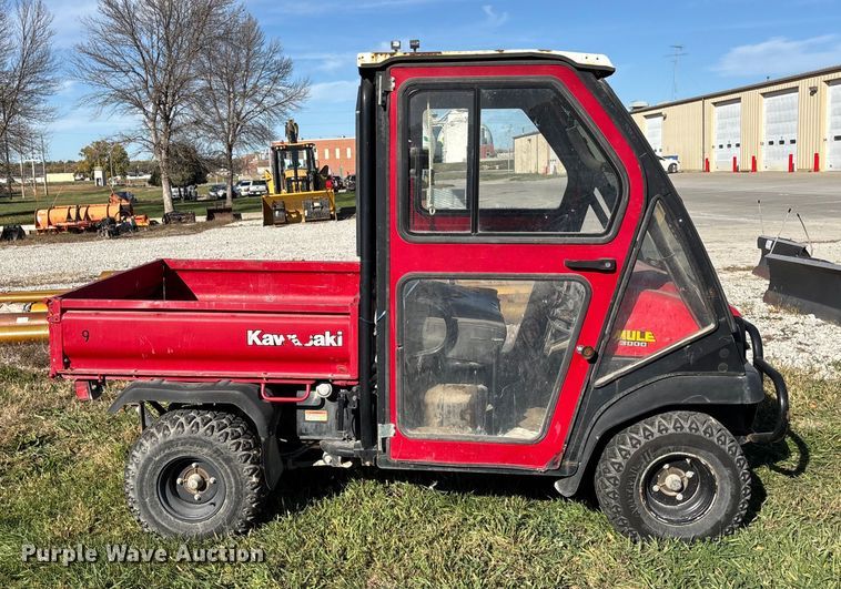 image for item EE4321 Kawasaki Mule 3000 utility vehicle