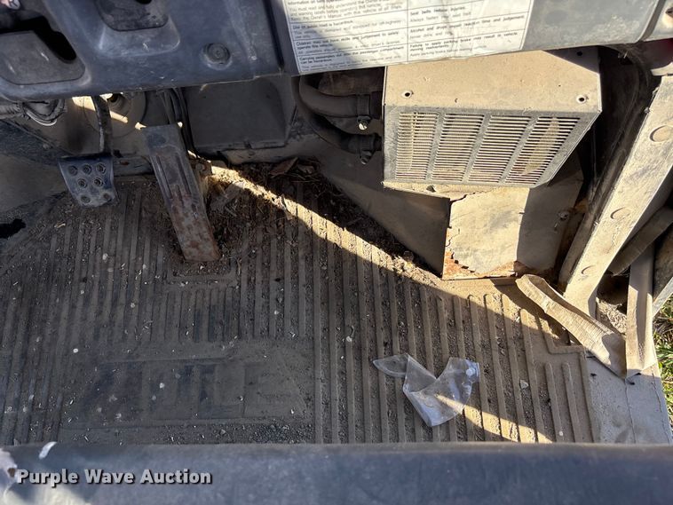 image for item EE4321 Kawasaki Mule 3000 utility vehicle