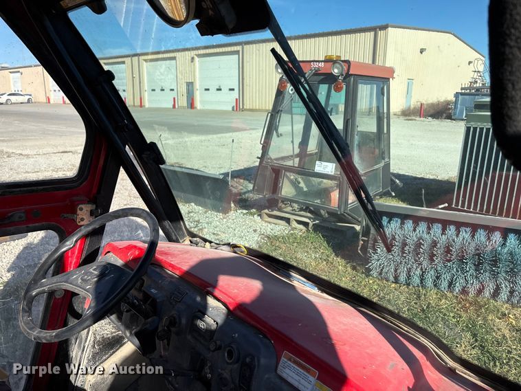 image for item EE4321 Kawasaki Mule 3000 utility vehicle