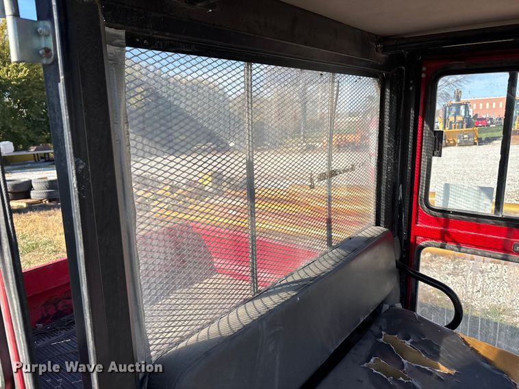 image for item EE4321 Kawasaki Mule 3000 utility vehicle