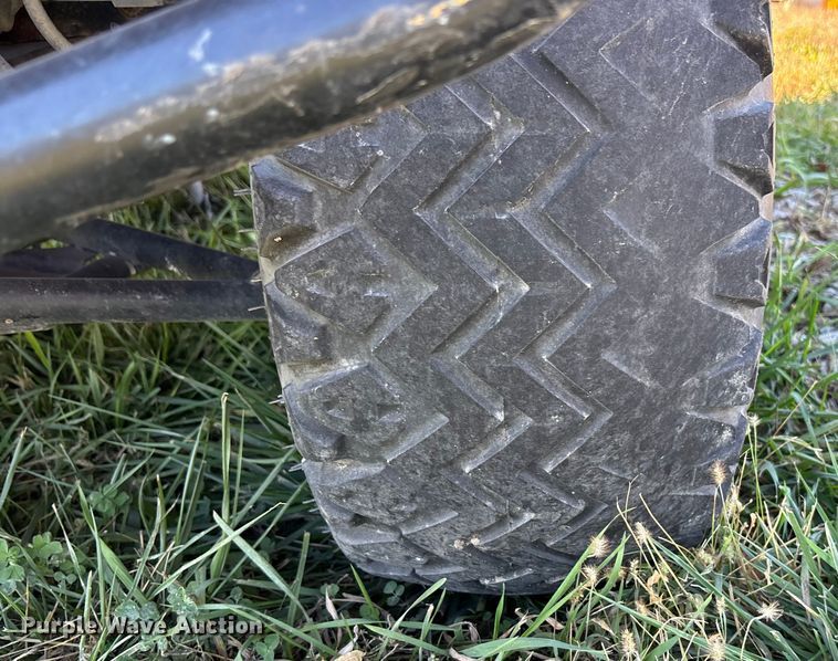 image for item EE4321 Kawasaki Mule 3000 utility vehicle