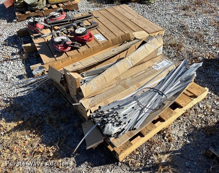 image for item EE4358 Approximately 500 hose clamps