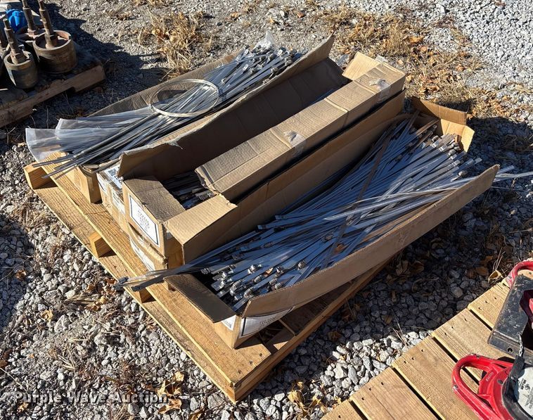 image for item EE4358 Approximately 500 hose clamps