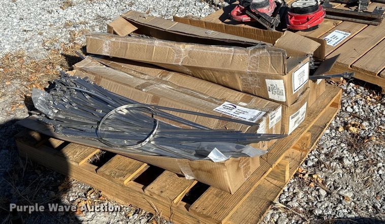 image for item EE4358 Approximately 500 hose clamps