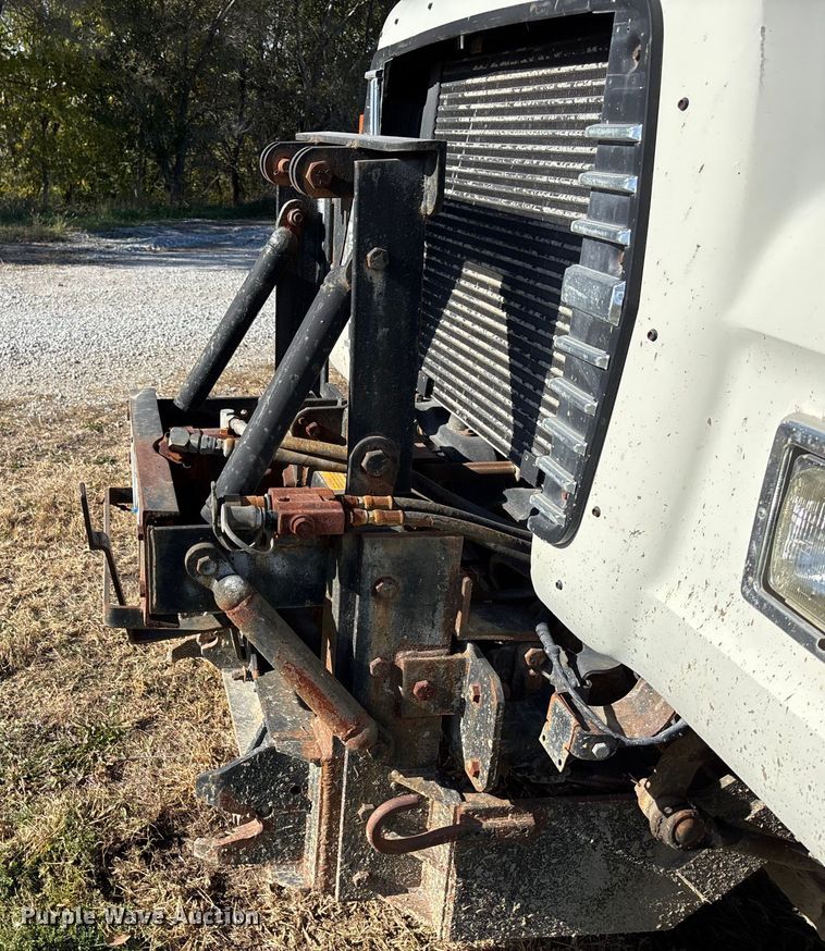 image for item EE4360 1995 Ford LT8000 dump truck