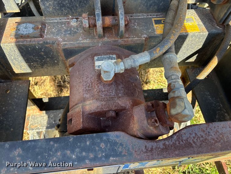 image for item EE4360 1995 Ford LT8000 dump truck