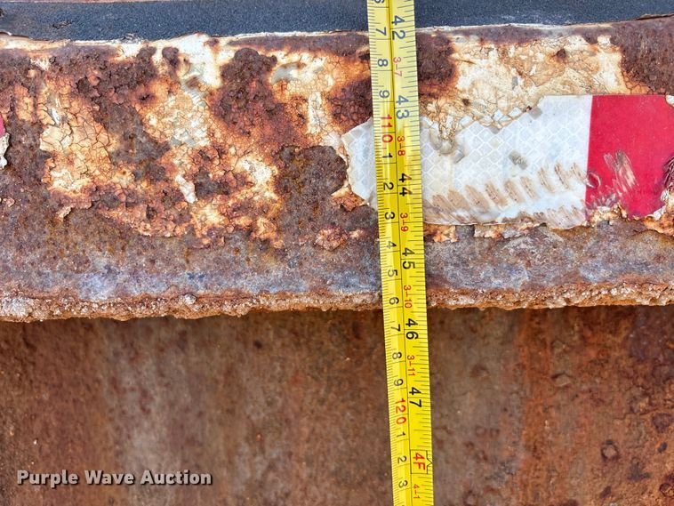 image for item EE4360 1995 Ford LT8000 dump truck