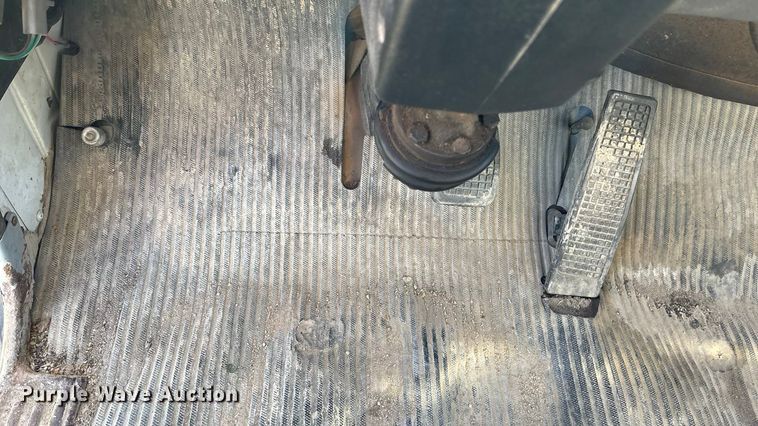 image for item EE4360 1995 Ford LT8000 dump truck