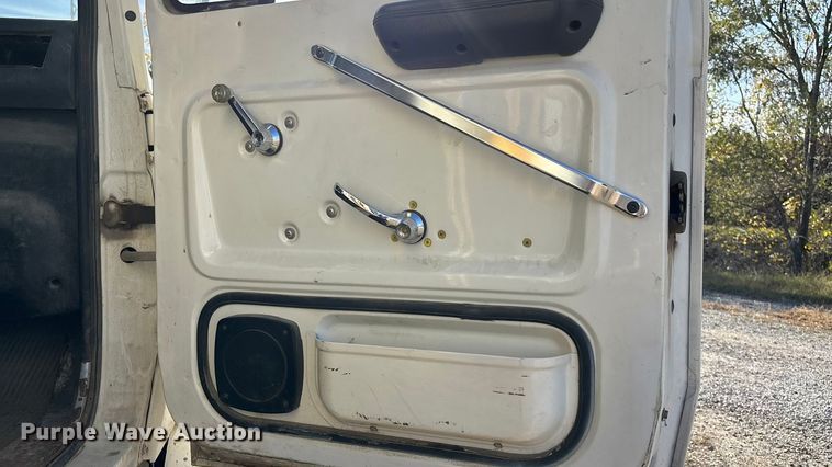 image for item EE4360 1995 Ford LT8000 dump truck