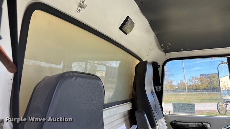 image for item EE4360 1995 Ford LT8000 dump truck