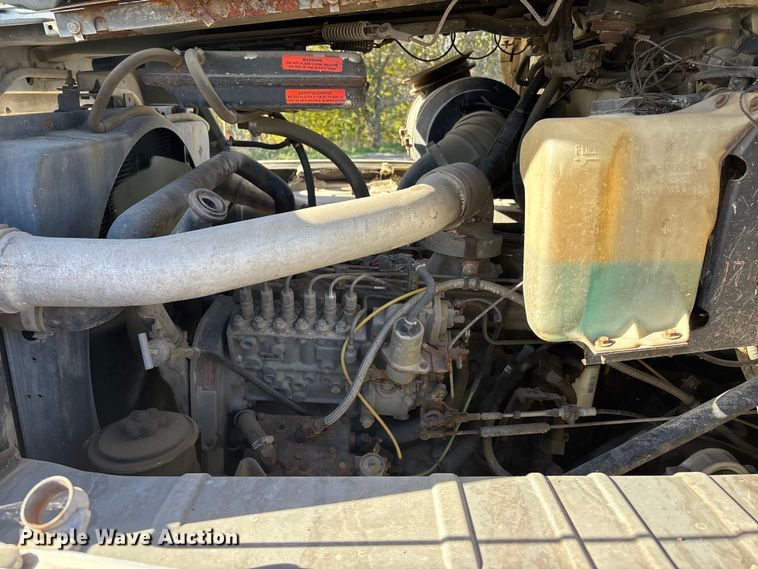 image for item EE4360 1995 Ford LT8000 dump truck