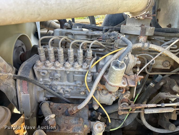 image for item EE4360 1995 Ford LT8000 dump truck