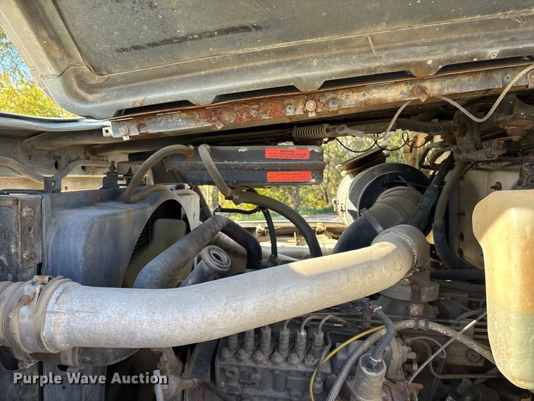 image for item EE4360 1995 Ford LT8000 dump truck