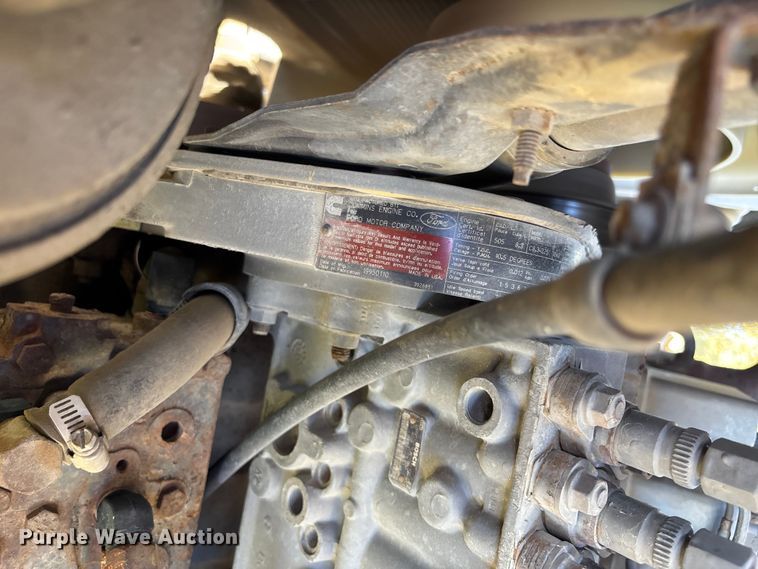 image for item EE4360 1995 Ford LT8000 dump truck