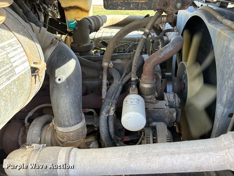 image for item EE4360 1995 Ford LT8000 dump truck