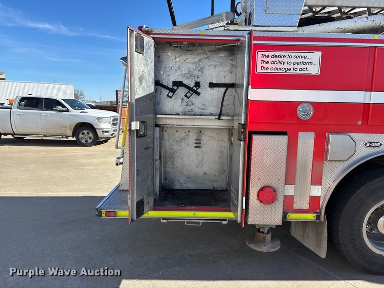 image for item EE4363 1996 E-One pumper fire truck