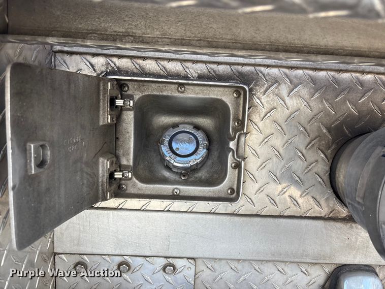 image for item EE4363 1996 E-One pumper fire truck