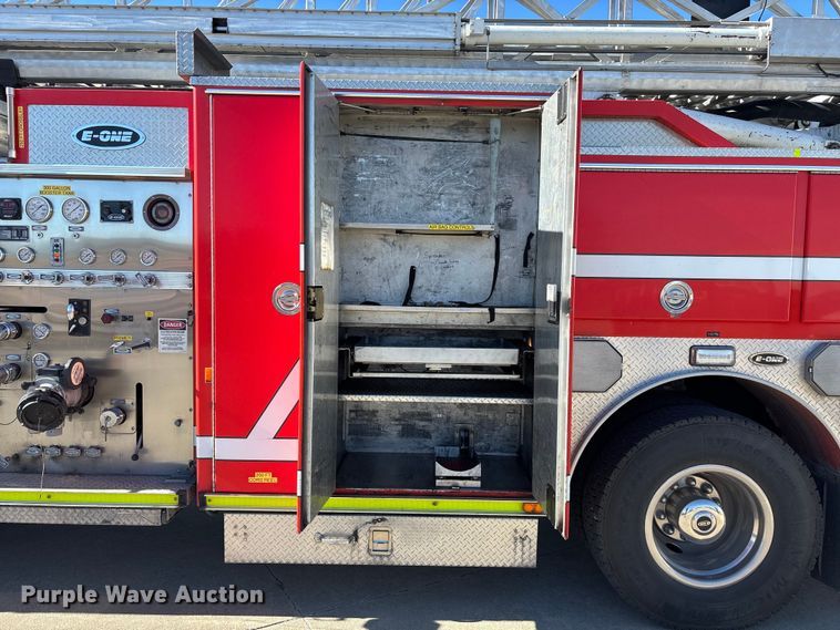 image for item EE4363 1996 E-One pumper fire truck