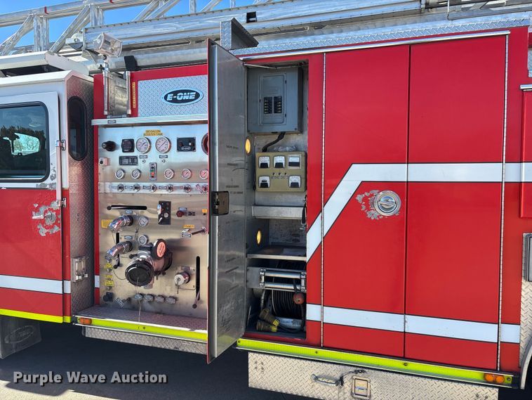 image for item EE4363 1996 E-One pumper fire truck