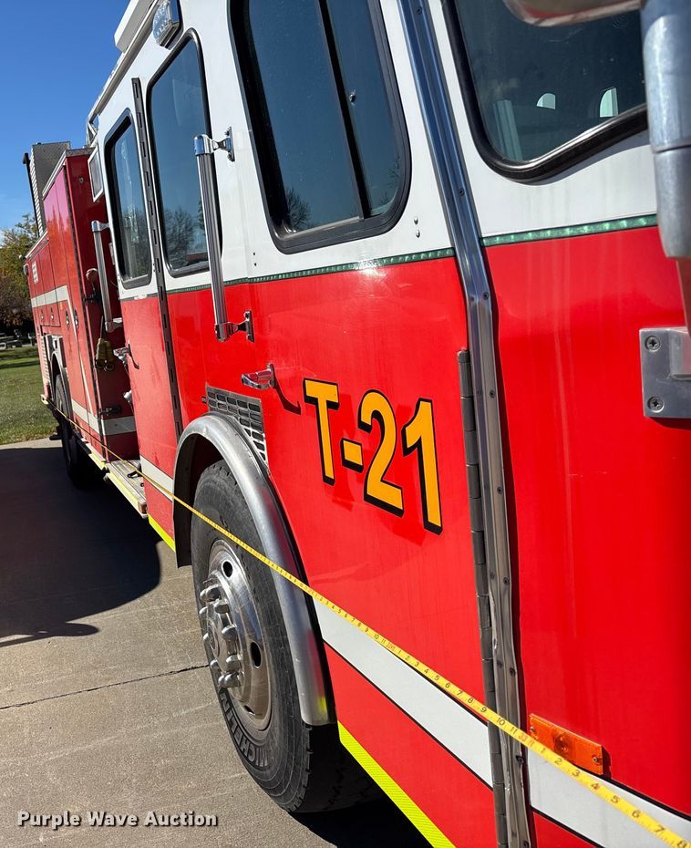 image for item EE4363 1996 E-One pumper fire truck