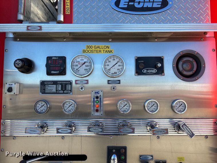 image for item EE4363 1996 E-One pumper fire truck