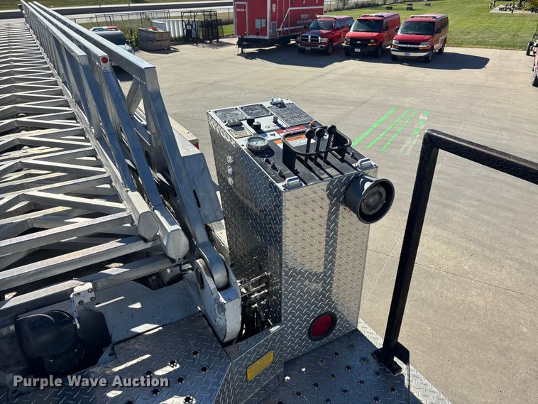 image for item EE4363 1996 E-One pumper fire truck