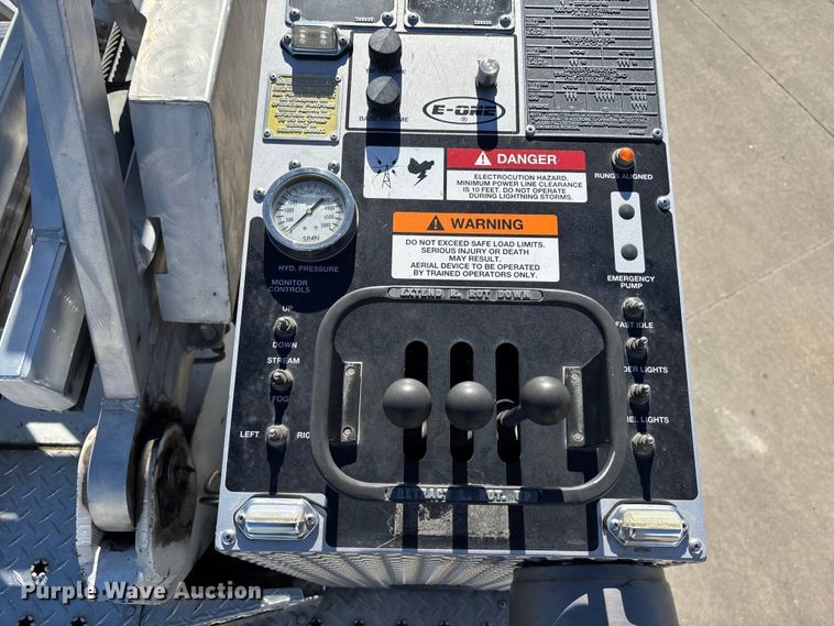 image for item EE4363 1996 E-One pumper fire truck