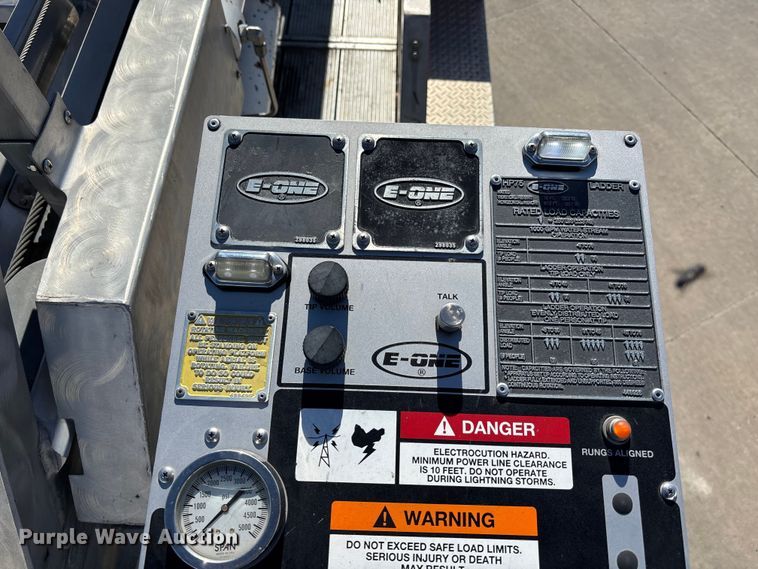 image for item EE4363 1996 E-One pumper fire truck