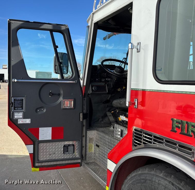 image for item EE4363 1996 E-One pumper fire truck