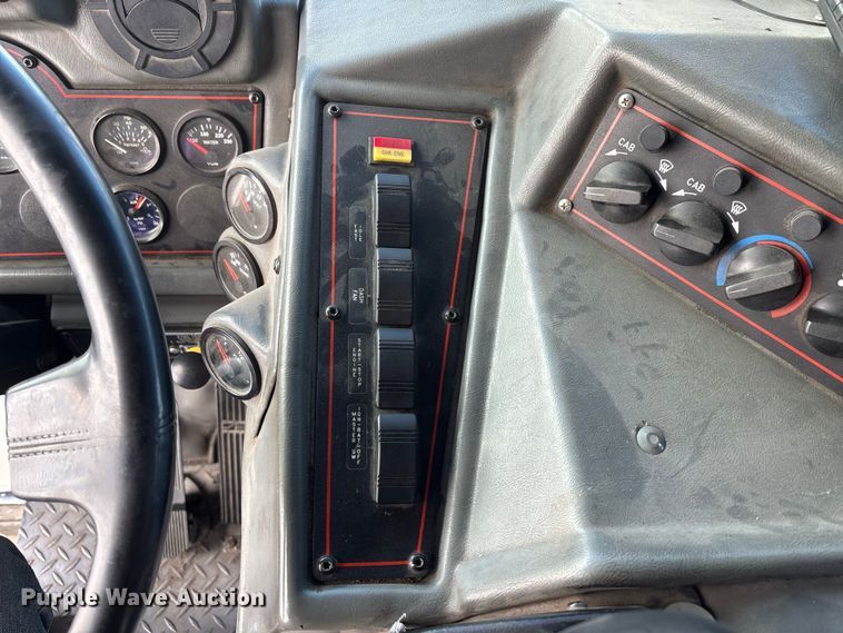 image for item EE4363 1996 E-One pumper fire truck