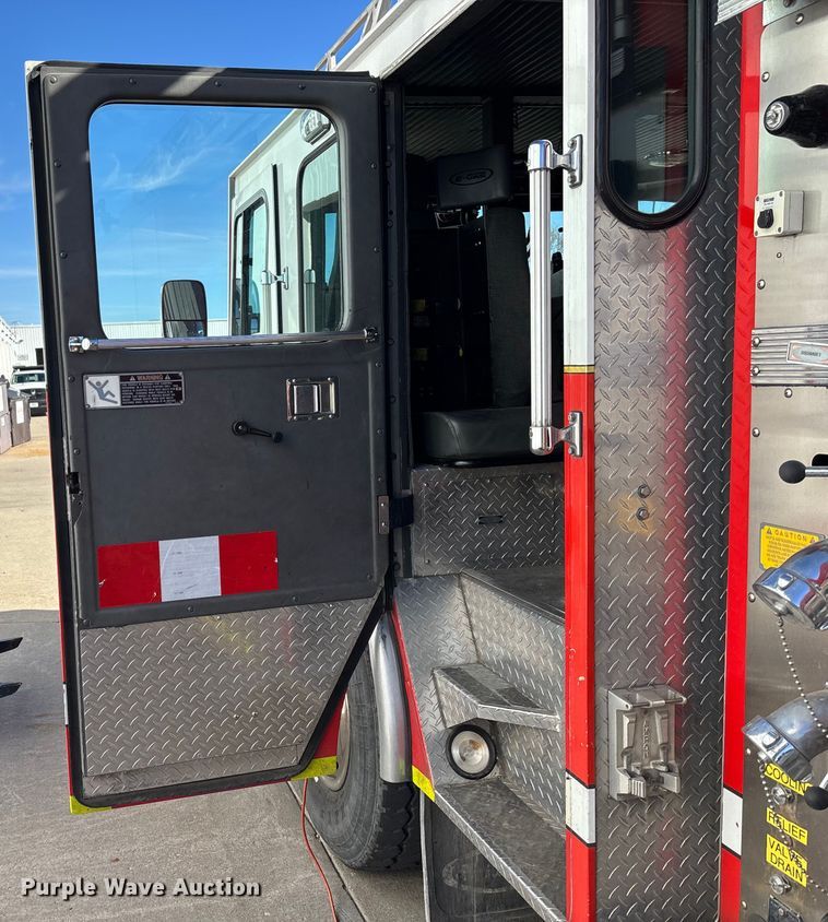 image for item EE4363 1996 E-One pumper fire truck