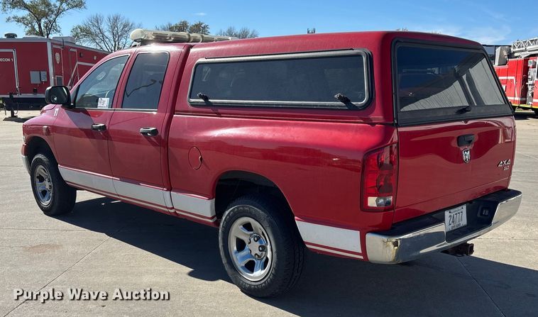 image for item EE4364 2005 Dodge Ram 1500 Quad Cab pickup truck