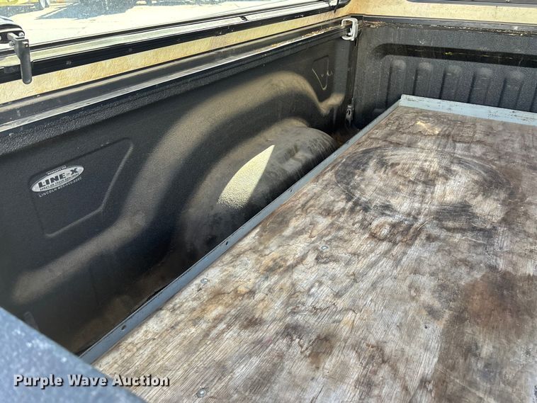 image for item EE4364 2005 Dodge Ram 1500 Quad Cab pickup truck