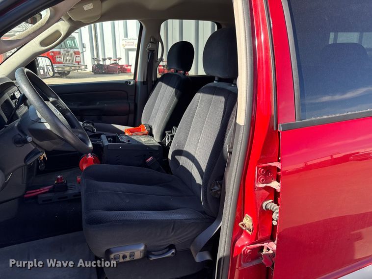 image for item EE4364 2005 Dodge Ram 1500 Quad Cab pickup truck