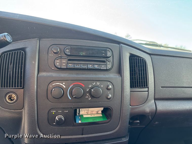 image for item EE4364 2005 Dodge Ram 1500 Quad Cab pickup truck