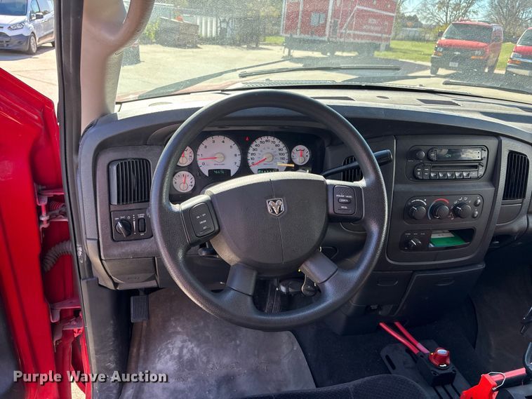 image for item EE4364 2005 Dodge Ram 1500 Quad Cab pickup truck