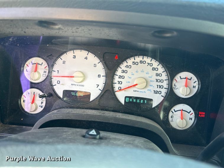 image for item EE4364 2005 Dodge Ram 1500 Quad Cab pickup truck