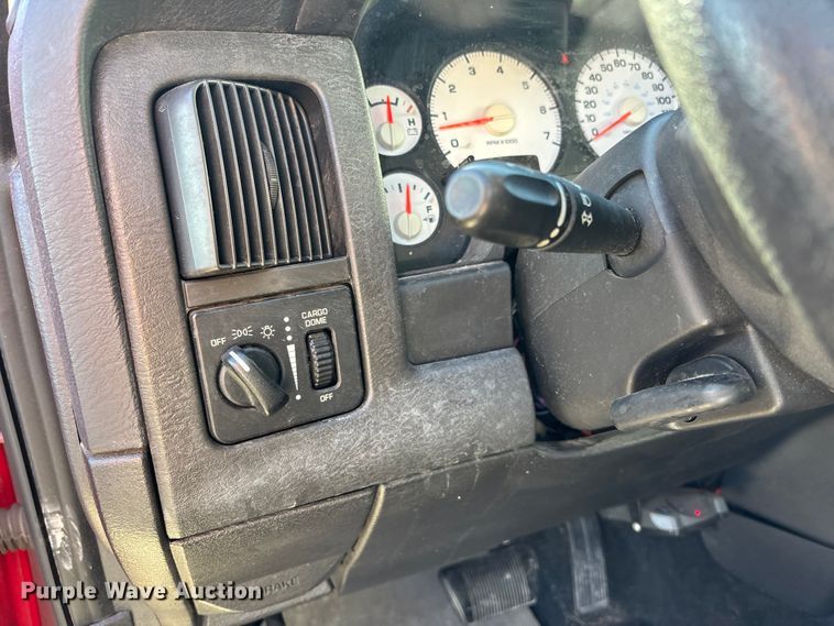 image for item EE4364 2005 Dodge Ram 1500 Quad Cab pickup truck