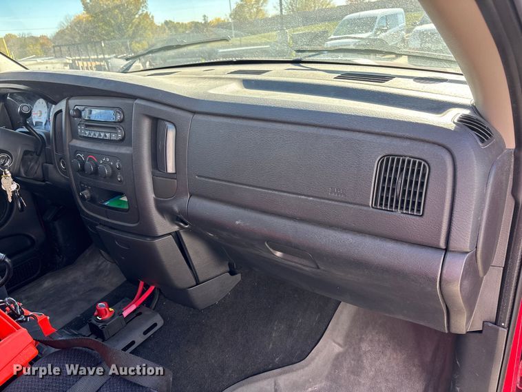 image for item EE4364 2005 Dodge Ram 1500 Quad Cab pickup truck