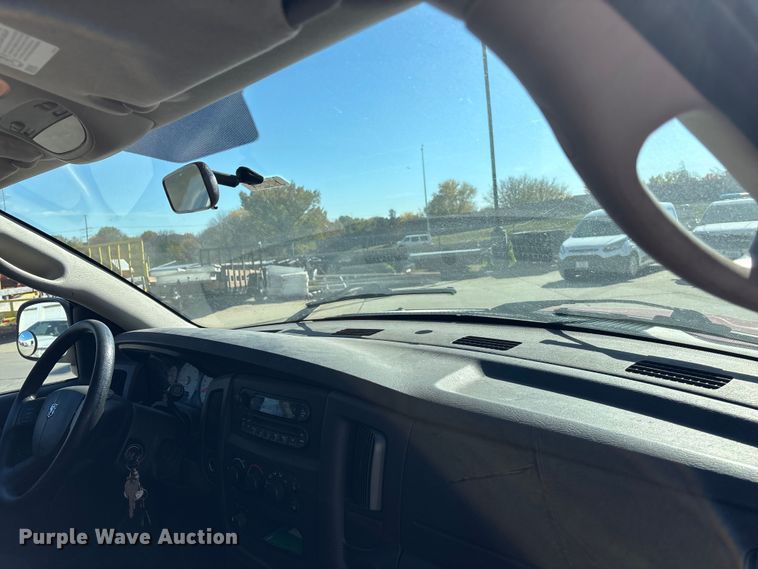 image for item EE4364 2005 Dodge Ram 1500 Quad Cab pickup truck