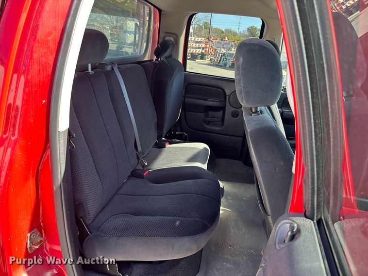 image for item EE4364 2005 Dodge Ram 1500 Quad Cab pickup truck