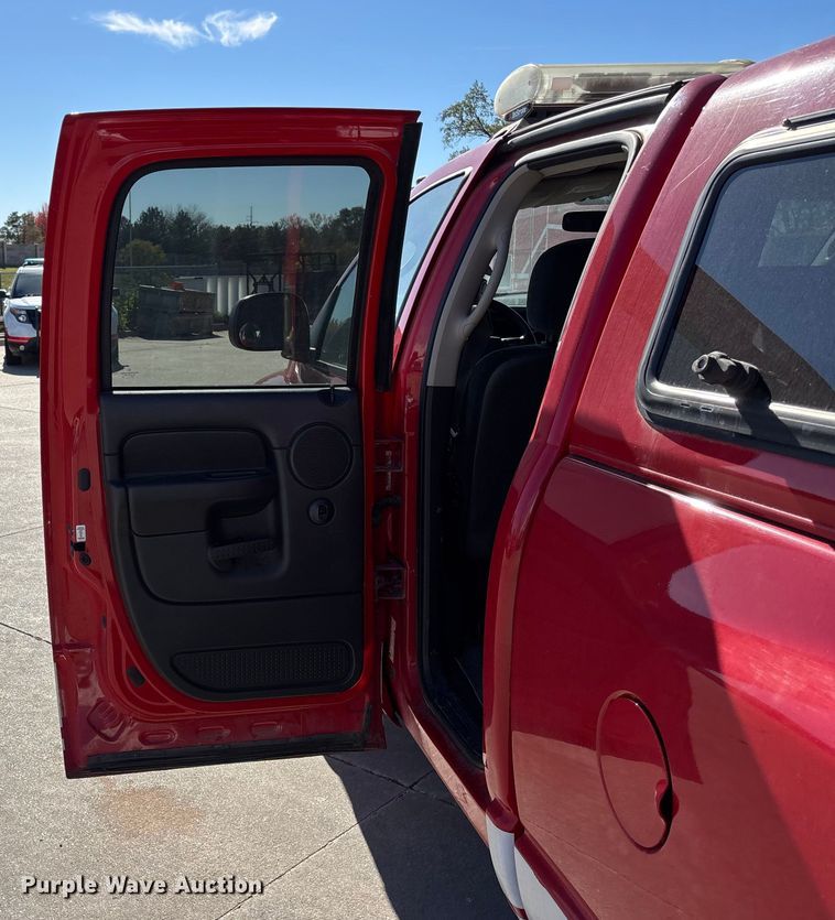 image for item EE4364 2005 Dodge Ram 1500 Quad Cab pickup truck