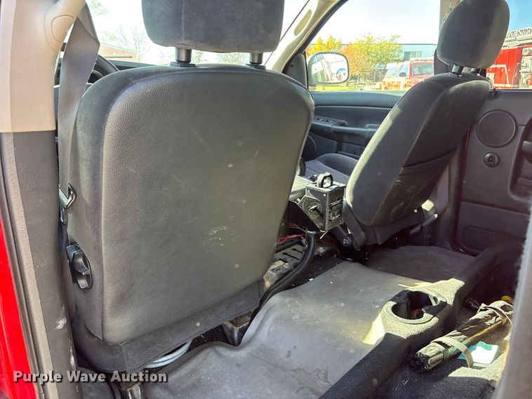 image for item EE4364 2005 Dodge Ram 1500 Quad Cab pickup truck