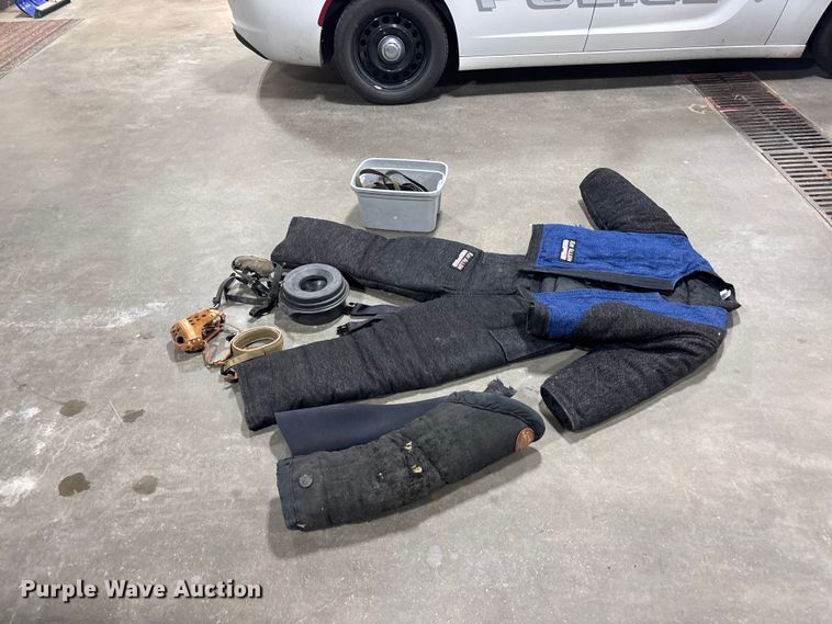 image for item EE4384 K9 bite suit