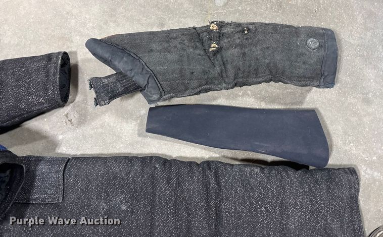 image for item EE4384 K9 bite suit